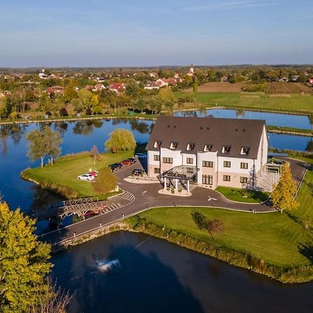 Sziget Hotel Nyiregyhaza Luaran gambar