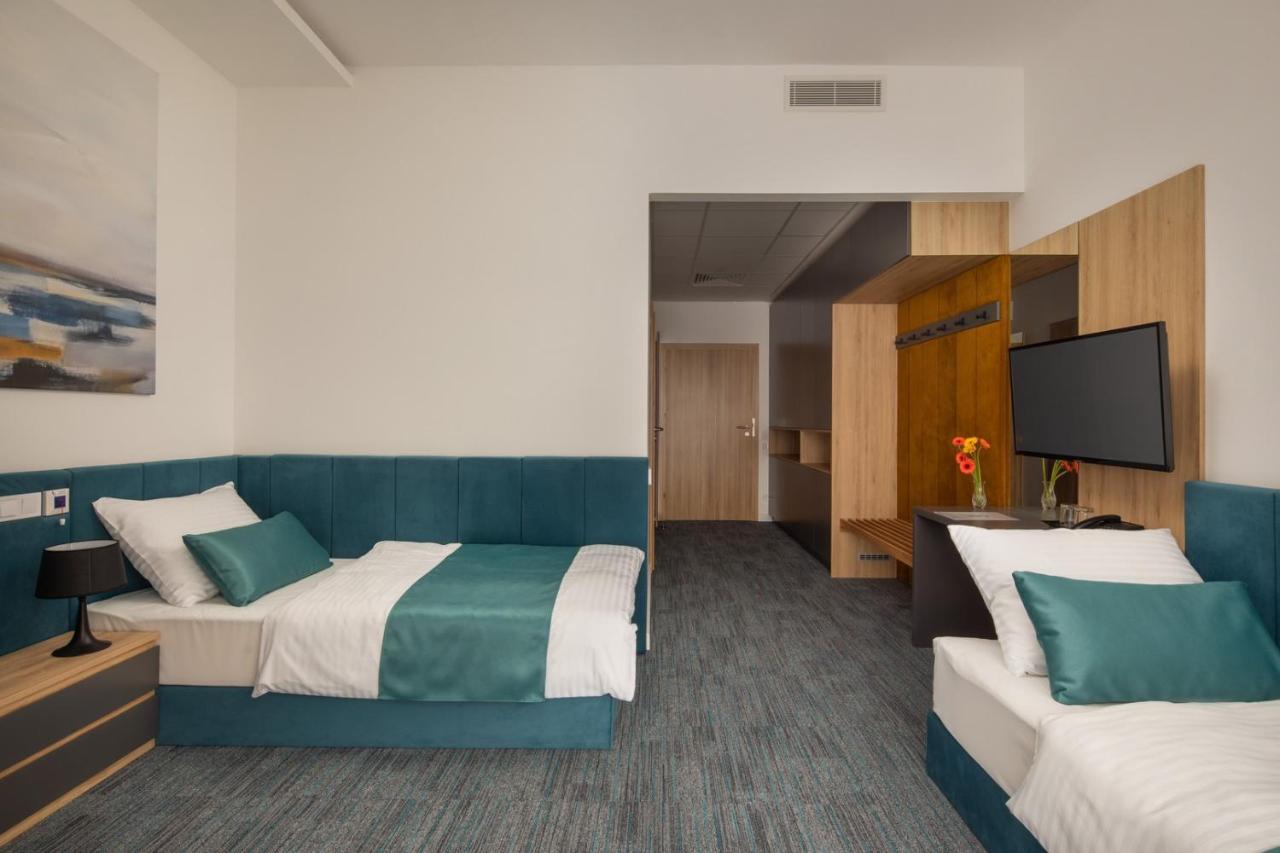 Sziget Hotel Nyiregyhaza Luaran gambar