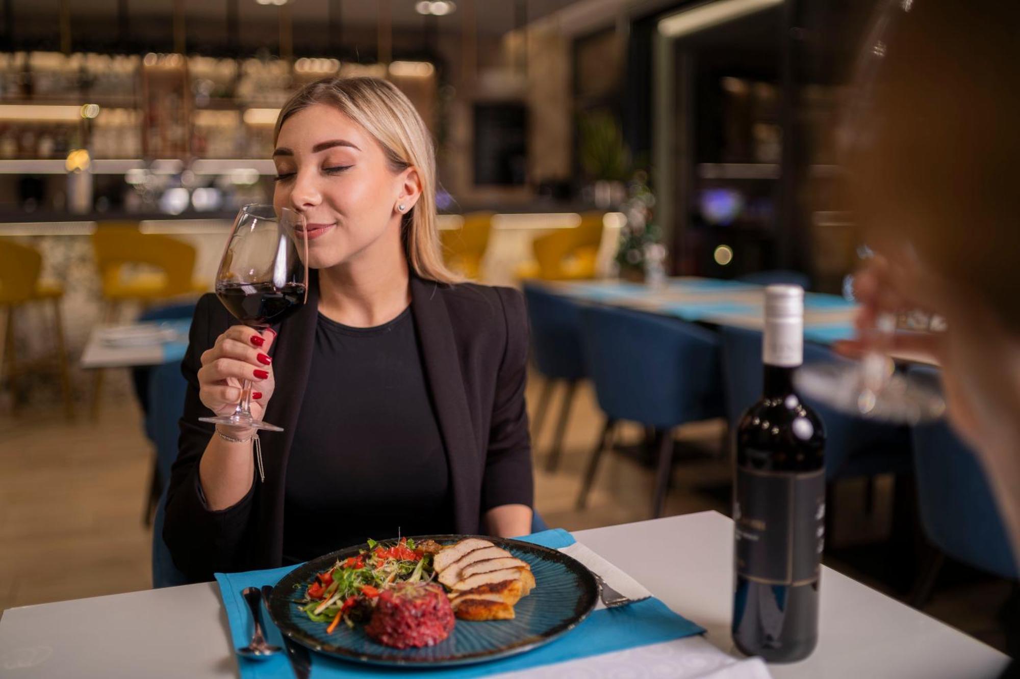 Sziget Hotel Nyiregyhaza Luaran gambar